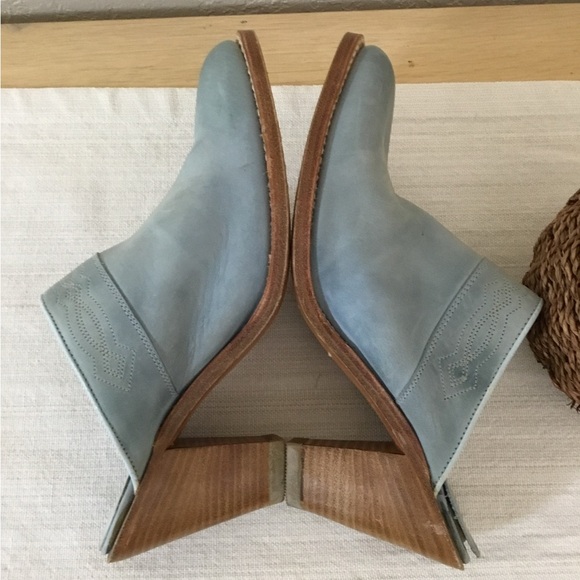 Frye Women’s Mules Size 8.5 M blue Color Leather Western Genuine Goodyear Welt - Picture 6 of 10